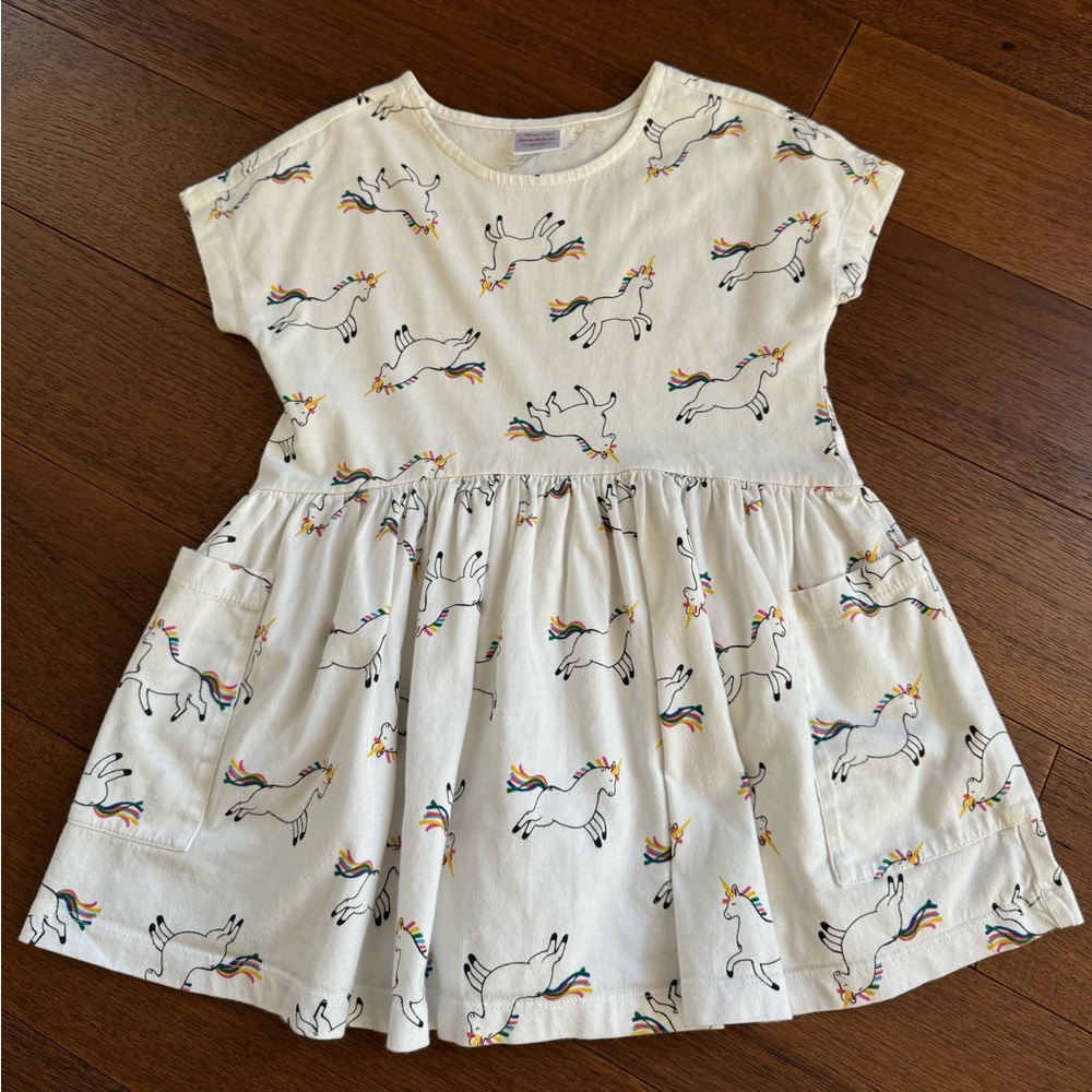 Gently used Hanna Andersson unicorn print dress. Size 4Y